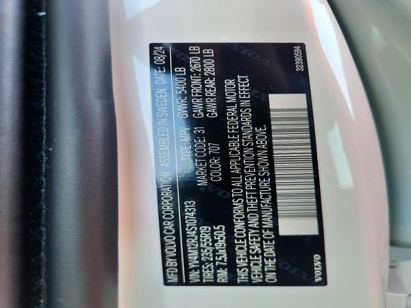 2025 VOLVO XC60
