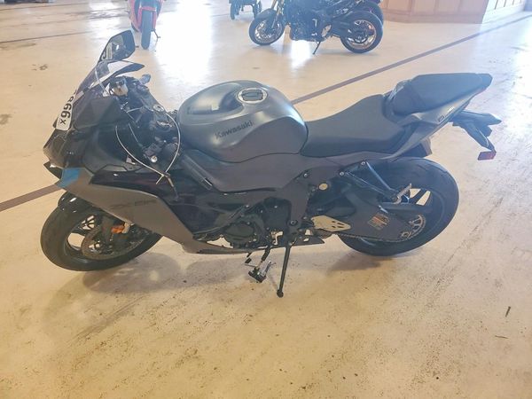 2025 KAWASAKI ZX636