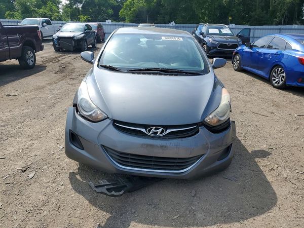 2013 HYUNDAI ELANTRA