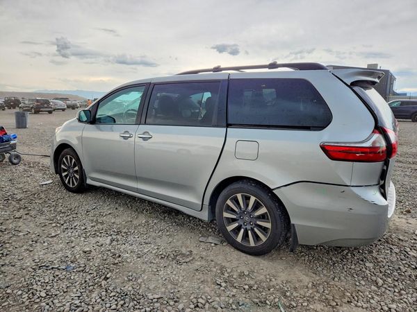 2020 TOYOTA SIENNA Q grade
