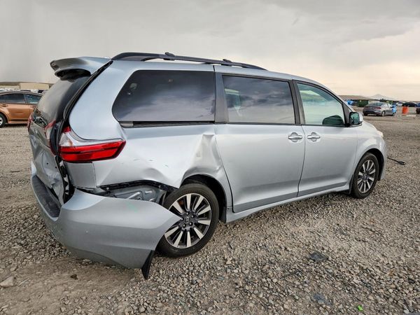 2020 TOYOTA SIENNA Q grade