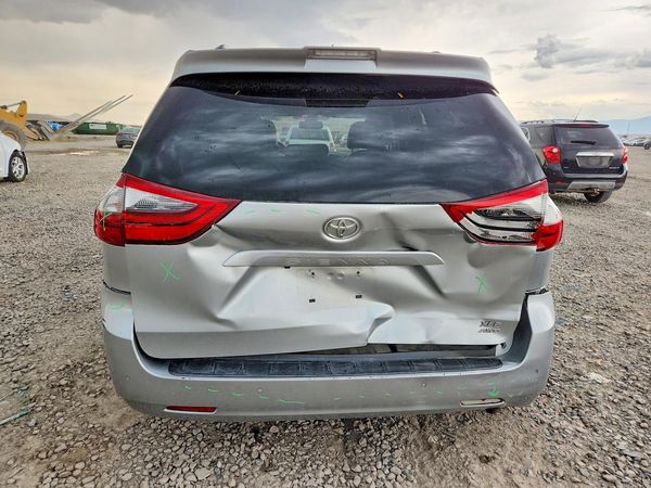 2020 TOYOTA SIENNA Q grade