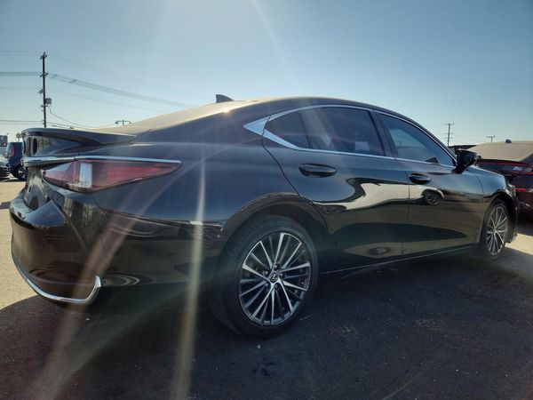 2023 LEXUS ES 300H