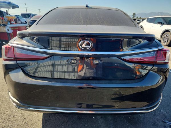 2023 LEXUS ES 300H