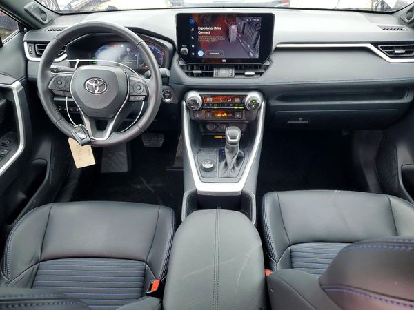 2025 TOYOTA RAV4 XSE