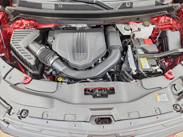 2026 CHEVROLET TRAVERSE LT — Engine bay