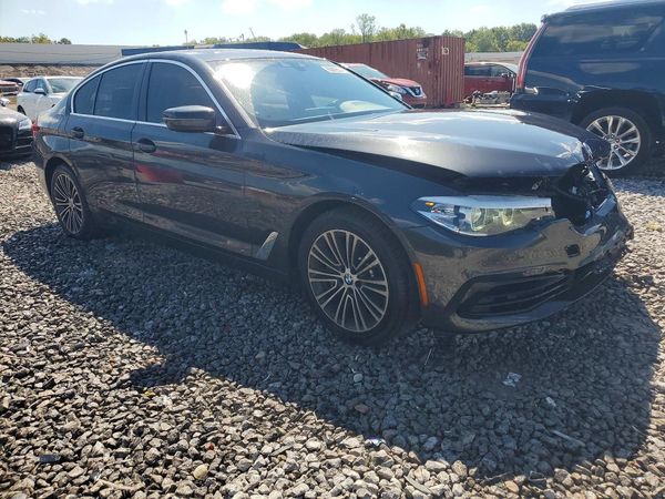 2020 BMW 530