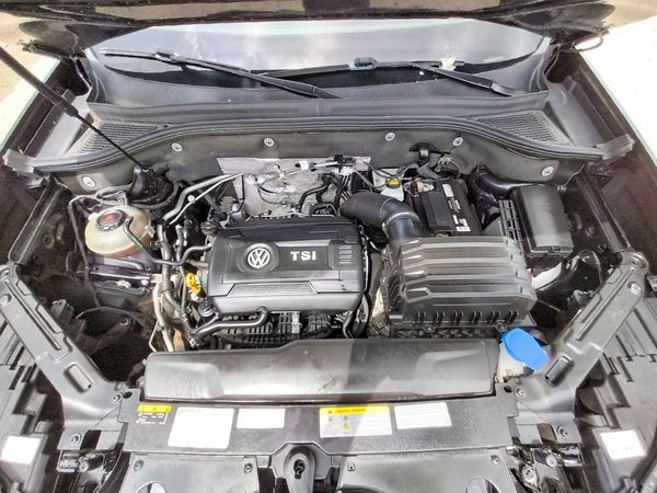 2021 VOLKSWAGEN ATLAS CROSS SPORT 4Motion SE — Engine bay