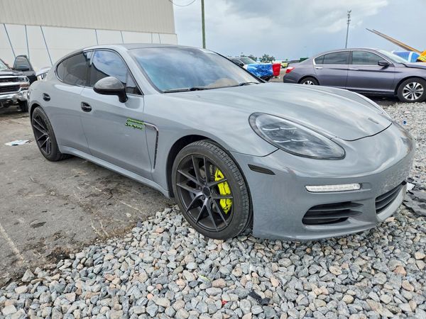 2014 PORSCHE PANAMERA