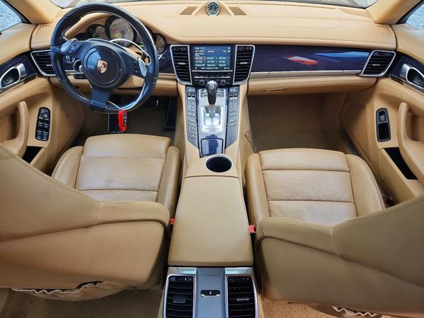 2014 PORSCHE PANAMERA