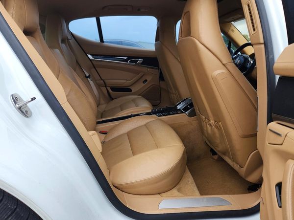 2014 PORSCHE PANAMERA