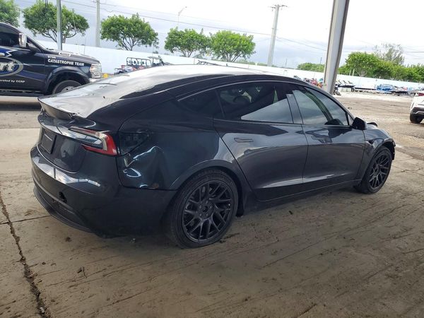 2026 TESLA MODEL 3