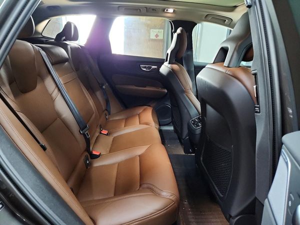 2018 VOLVO XC60 Inscription