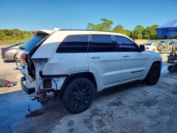 2018 JEEP GRAND CHEROKEE Laredo