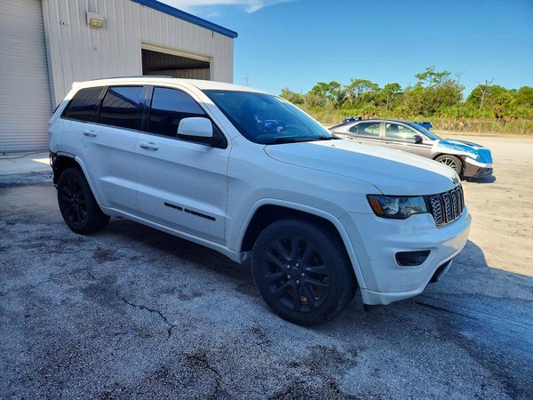 2018 JEEP GRAND CHEROKEE Laredo