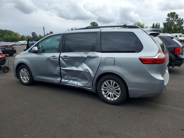 2017 TOYOTA SIENNA