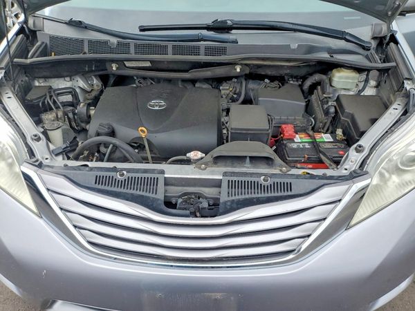 2017 TOYOTA SIENNA