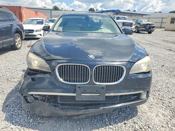 2012 BMW 740