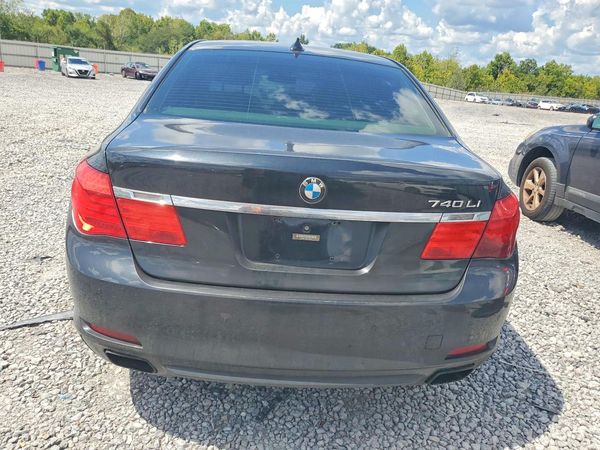 2012 BMW 740