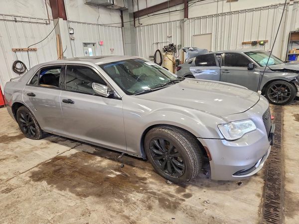 2017 CHRYSLER 300 300C