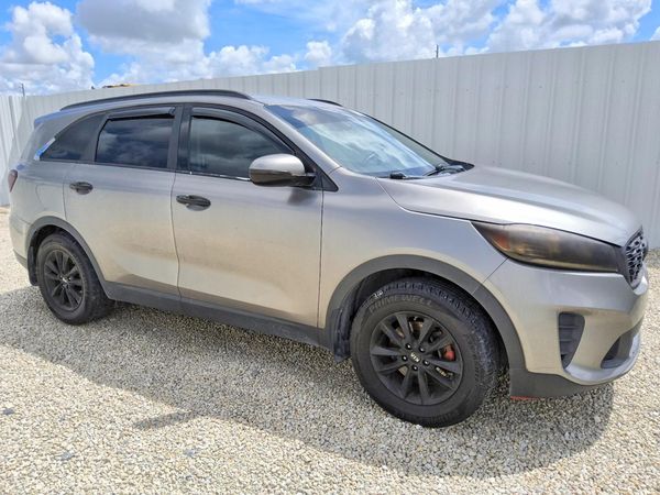 2019 KIA SORENTO L, LX, S — Passenger 3/4