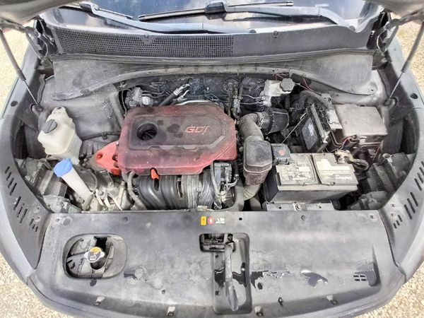 2019 KIA SORENTO L, LX, S — Engine bay