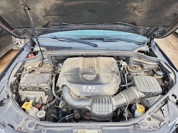 2014 JEEP CHEROKEE Limited — Engine bay