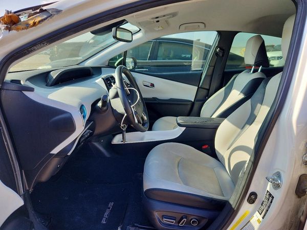 2017 TOYOTA PRIUS