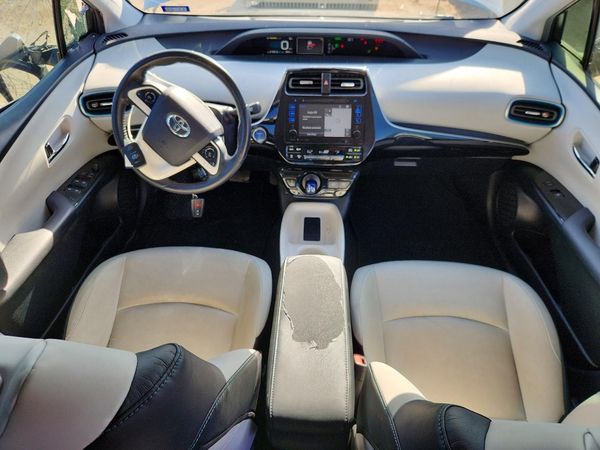 2017 TOYOTA PRIUS