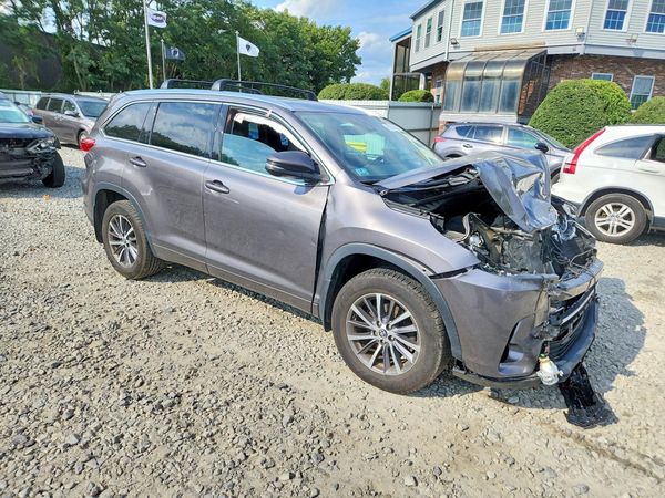 2018 TOYOTA HIGHLANDER
