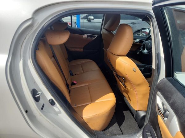 2013 LEXUS CT 200h