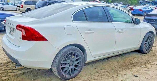 2013 VOLVO S60