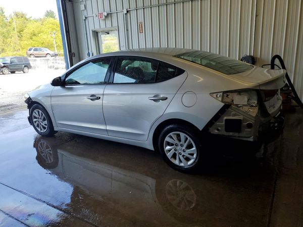 2018 HYUNDAI ELANTRA SE