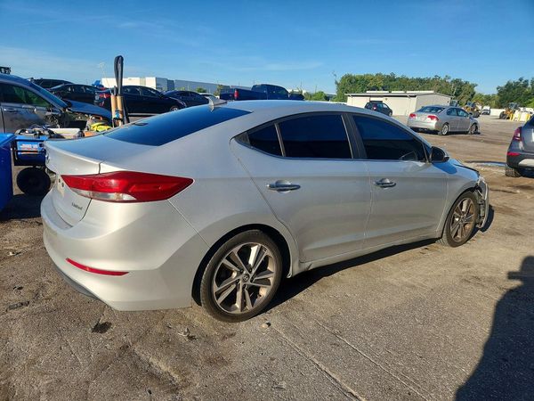 2017 HYUNDAI ELANTRA