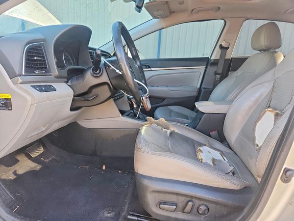 2017 HYUNDAI ELANTRA