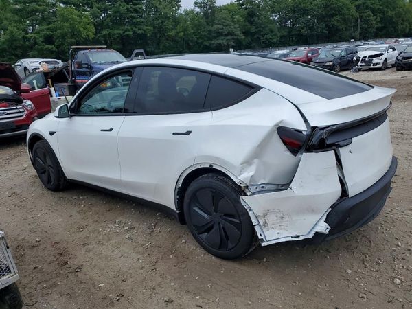 2026 TESLA MODEL Y