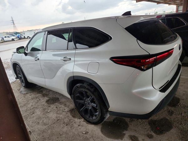 2022 TOYOTA HIGHLANDER L