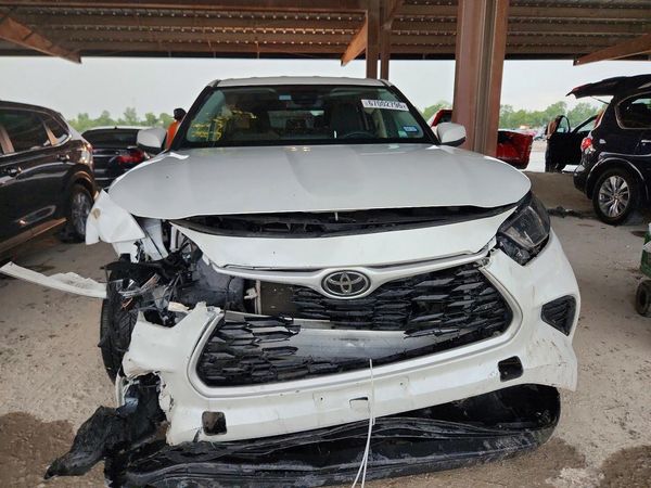 2022 TOYOTA HIGHLANDER L