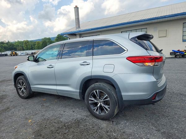 2018 TOYOTA HIGHLANDER LE/LE Plus