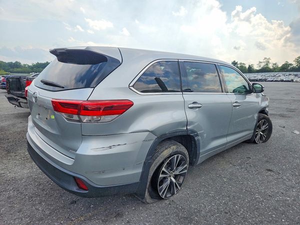 2018 TOYOTA HIGHLANDER LE/LE Plus