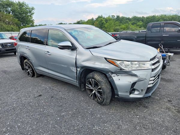 2018 TOYOTA HIGHLANDER LE/LE Plus