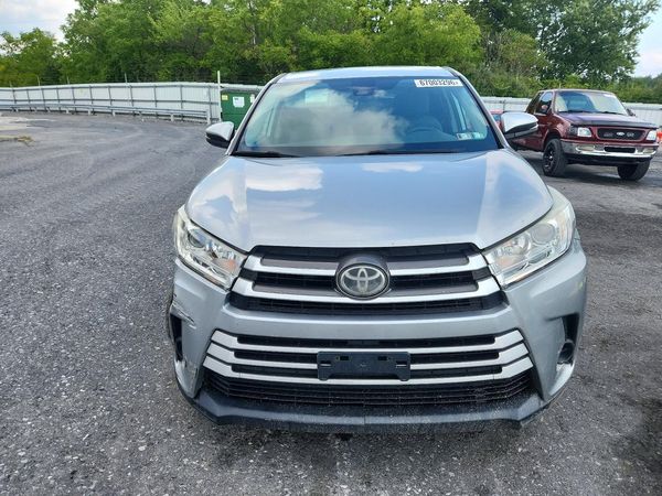 2018 TOYOTA HIGHLANDER LE/LE Plus