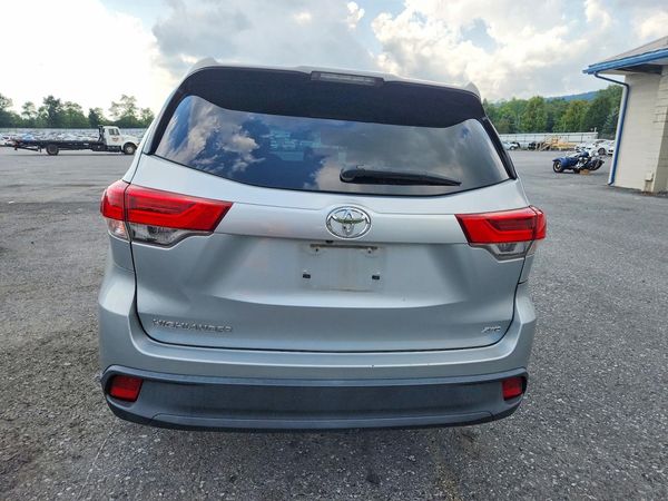 2018 TOYOTA HIGHLANDER LE/LE Plus