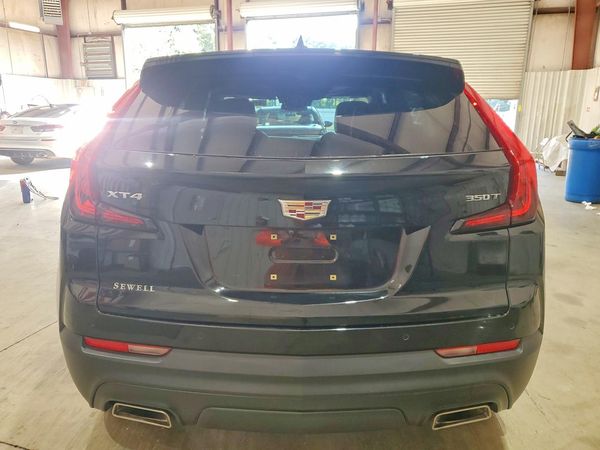 2023 CADILLAC XT4 Luxury
