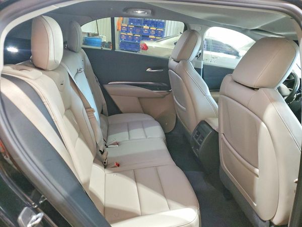 2023 CADILLAC XT4 Luxury