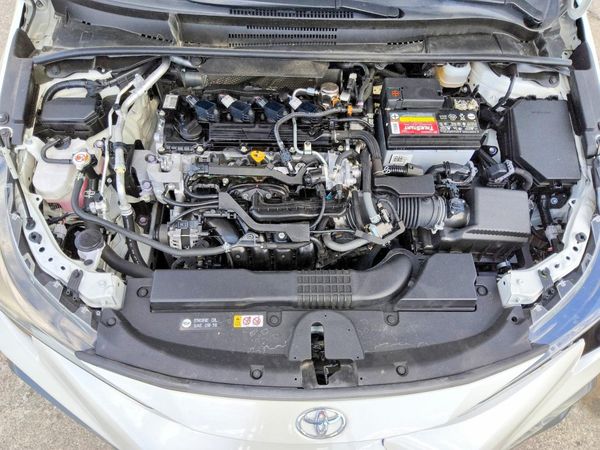 2021 TOYOTA COROLLA XSE — Engine bay