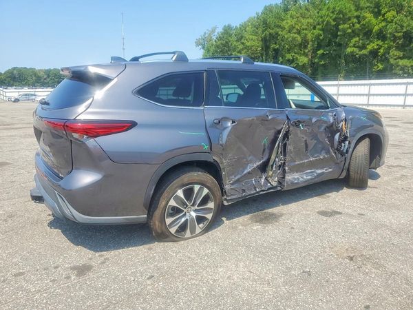 2021 TOYOTA HIGHLANDER