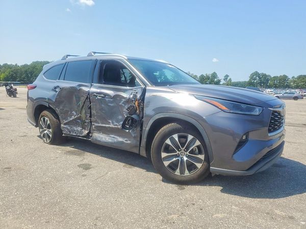 2021 TOYOTA HIGHLANDER