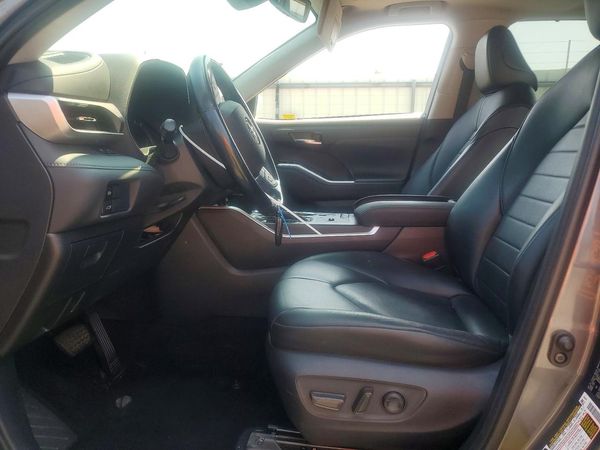2021 TOYOTA HIGHLANDER