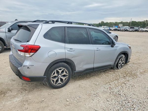 2024 SUBARU FORESTER